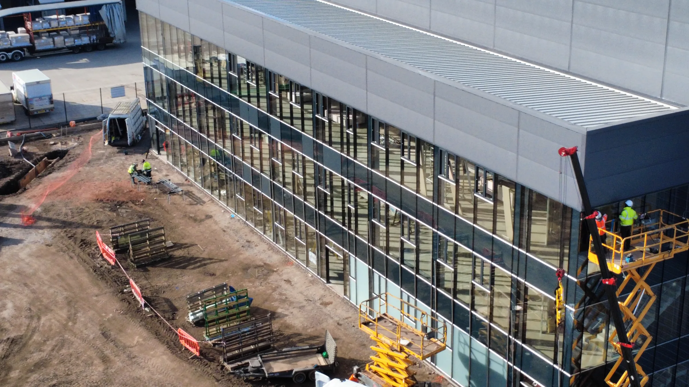 Glazed façade installation at M3 Wolverhampton